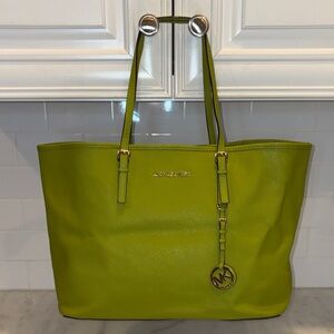 Michael Kors Purse Bag Jet Set Travel Large Top-Zip Tote Saffiano Leather